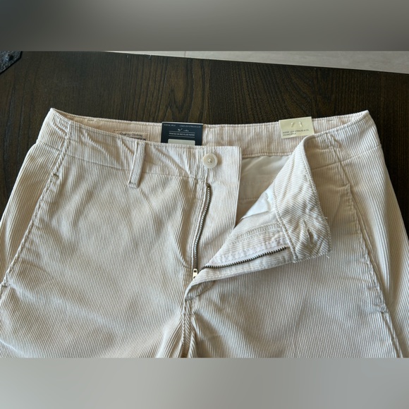 Levi's Off-White Corduroy Pants - Picture 3 of 16